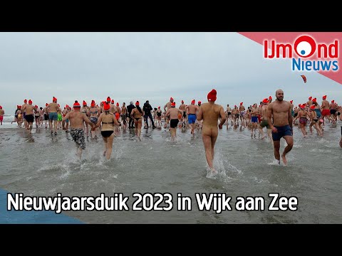 Nieuwjaarsduik 2023 in Wijk aan Zee